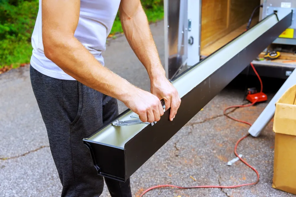 Selecting the Right Gutter Size: 5-Inch vs. 6-Inch for Optimal Water Flow