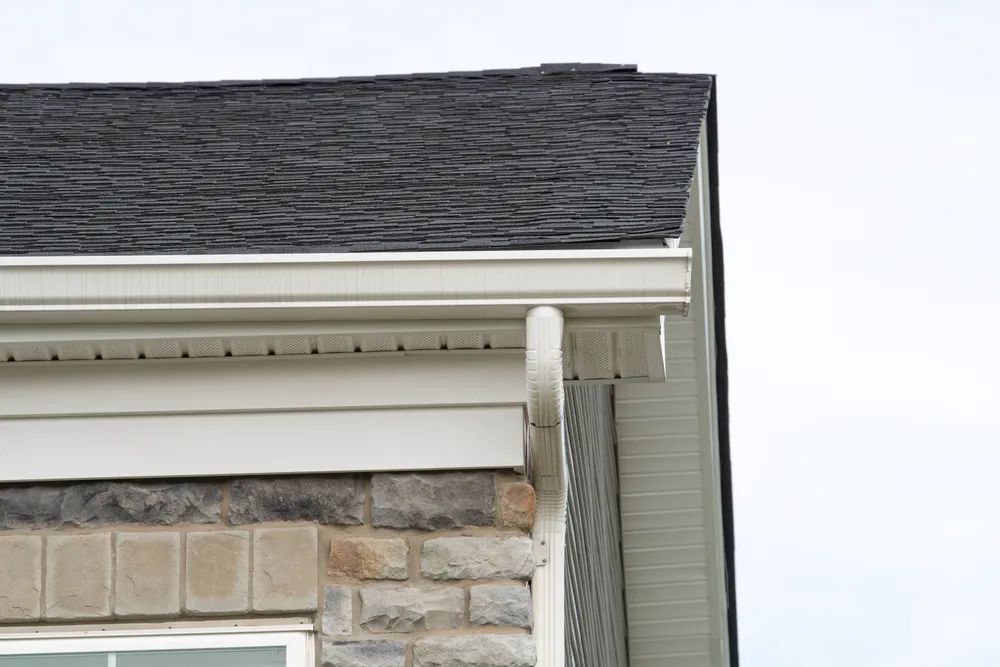 Choosing Aluminum Gutters: Reviewing Costs, Lifespan, and Maintenance