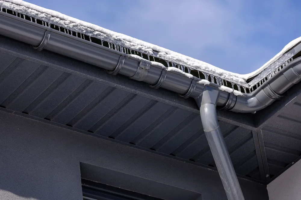How St. Louis Weather Impacts Your Gutter System Year-Round