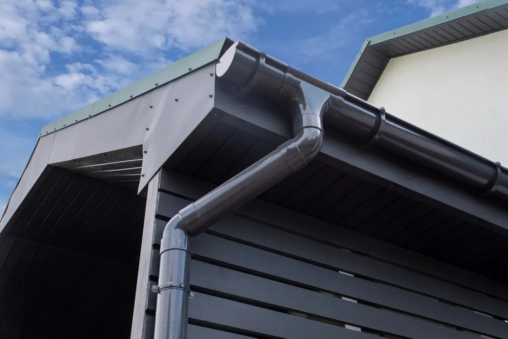 Stop Leaks Now: When to Repair Gutter Joints vs. Replacing Your System